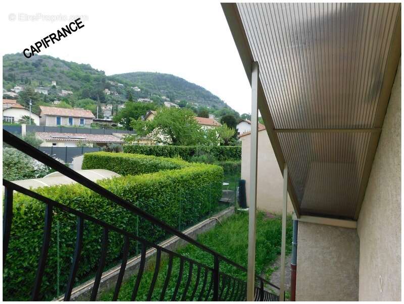 DIGNE-LES-BAINS 04000 A VENDRE Maison traditionnelle avec 2 appartements, terrain plat et clos, garage et cave - photo 13