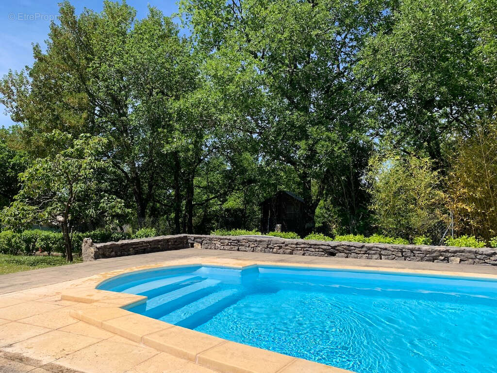 Maison plain-pied avec piscine, dépendance et double garage à proximité directe de Cahors - photo 3