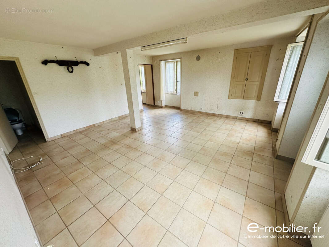 Maison à CHAUFFAILLES
