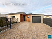 Maison à FEUGUEROLLES-BULLY