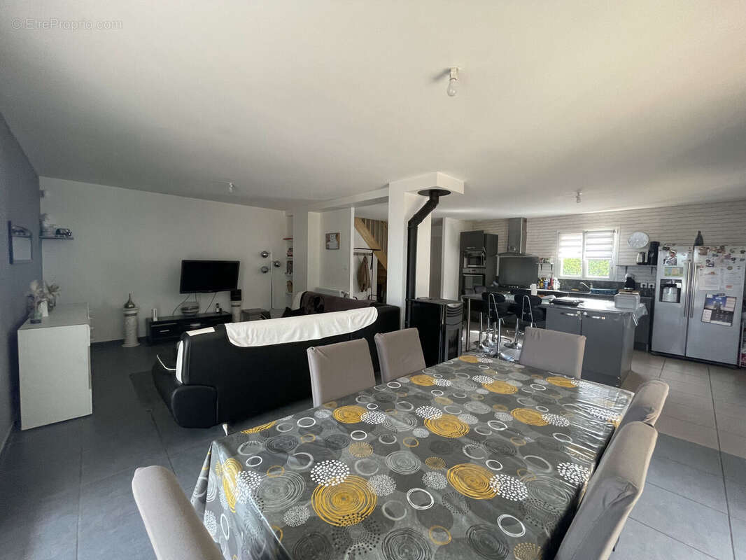 Photo 2 - Maison à AMPLEPUIS