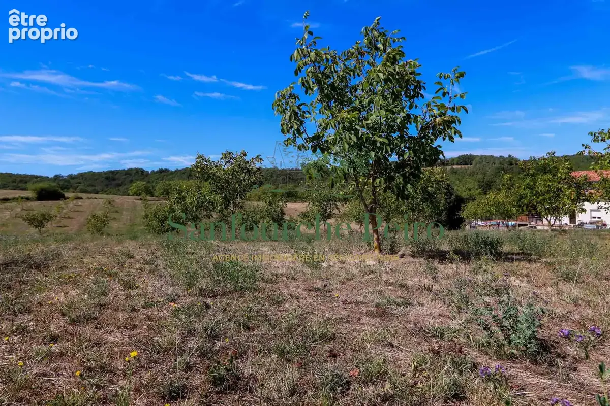 Terrain à SARLAT-LA-CANEDA