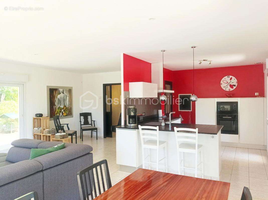 Maison à vendre à Salviac – Vue dominante, piscine, dépendances et terrain de 9 529 m² - photo 6