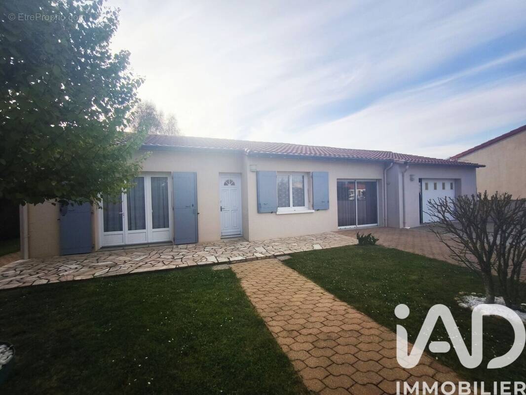 Photo 1 - Maison à ECHIRE