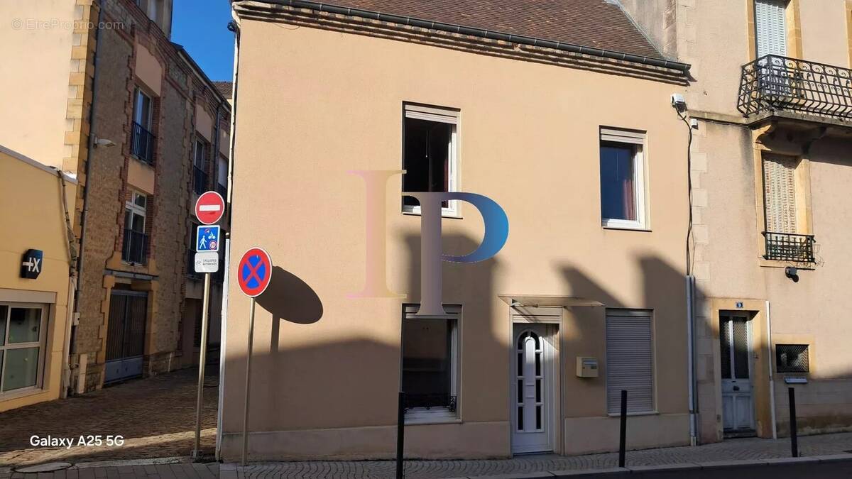Maison à PARAY-LE-MONIAL