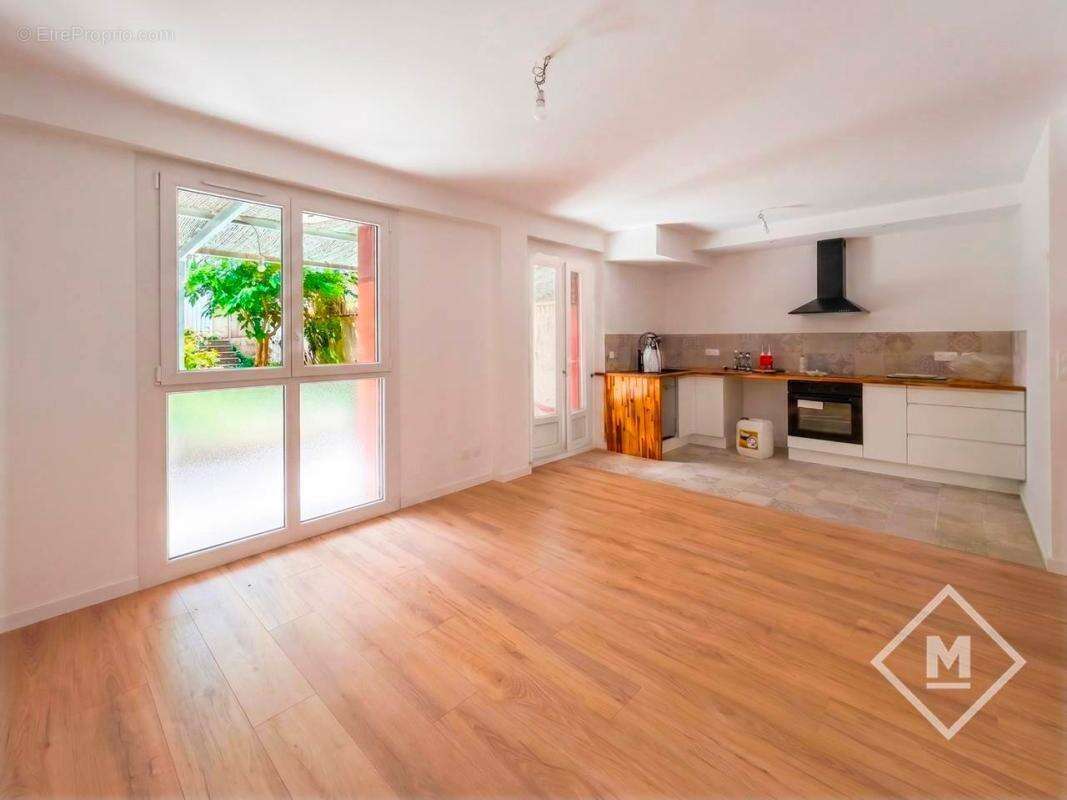 Appartement à MARSEILLE-4E