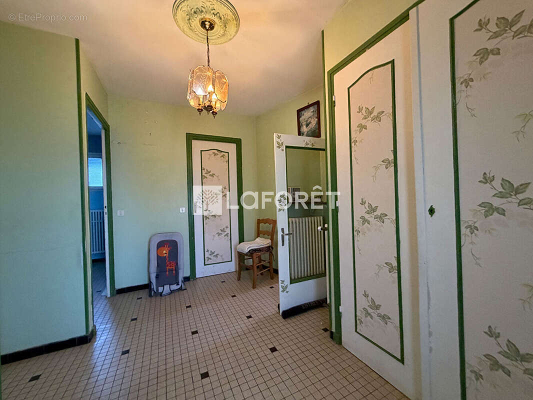 Maison Mercues 5 pièce(s) 131 m2 - photo 8