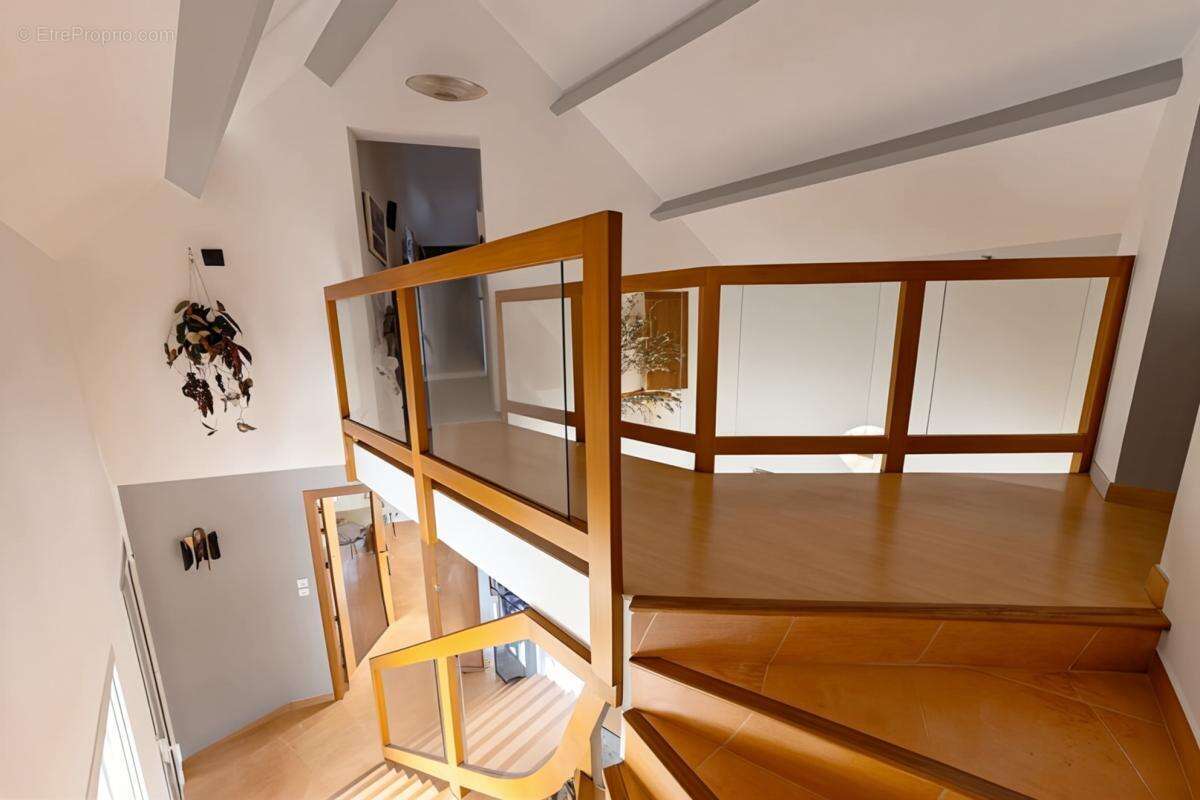 Maison à THOIRY