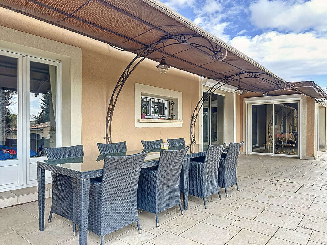 Maison à SORGUES