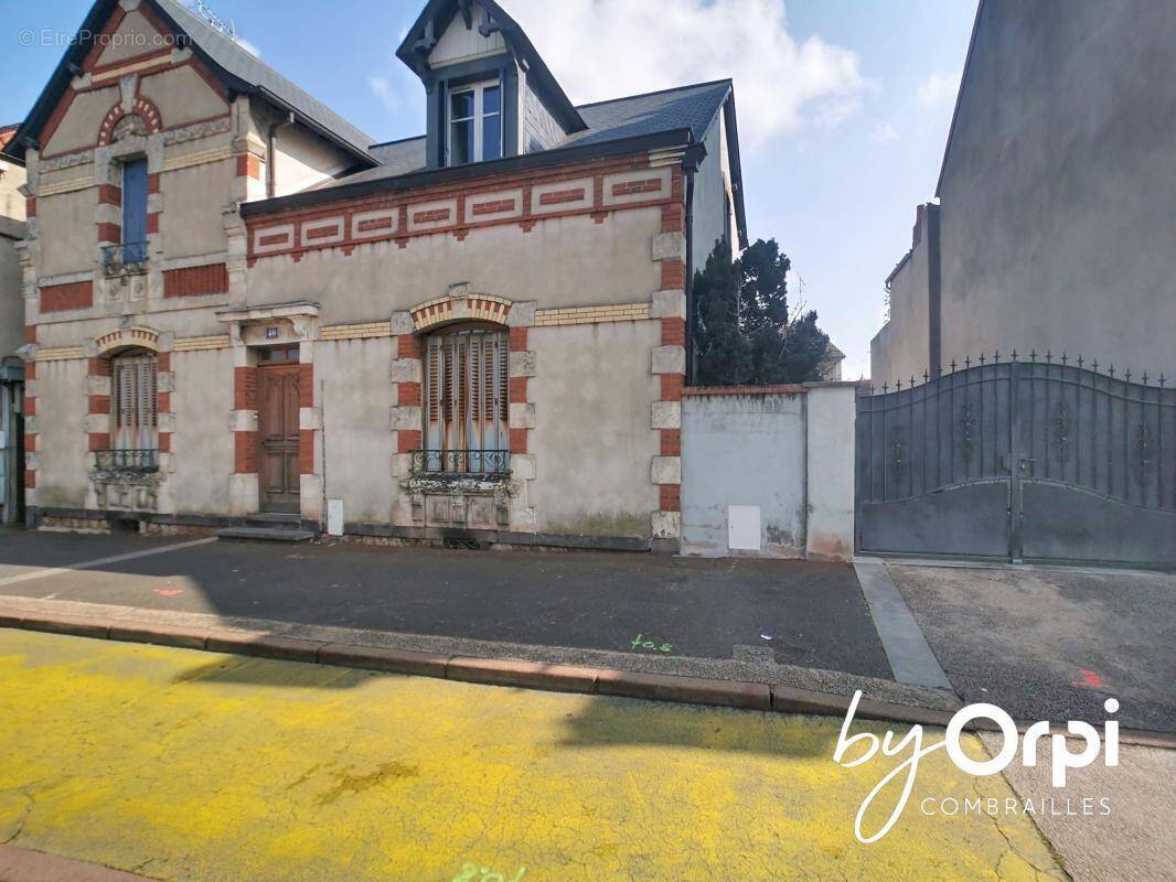 Maison à COMMENTRY
