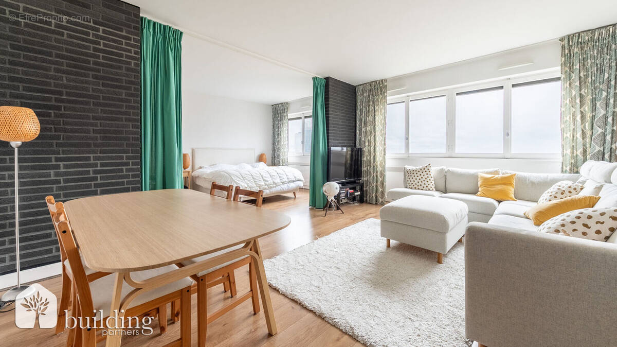 Appartement à COURBEVOIE