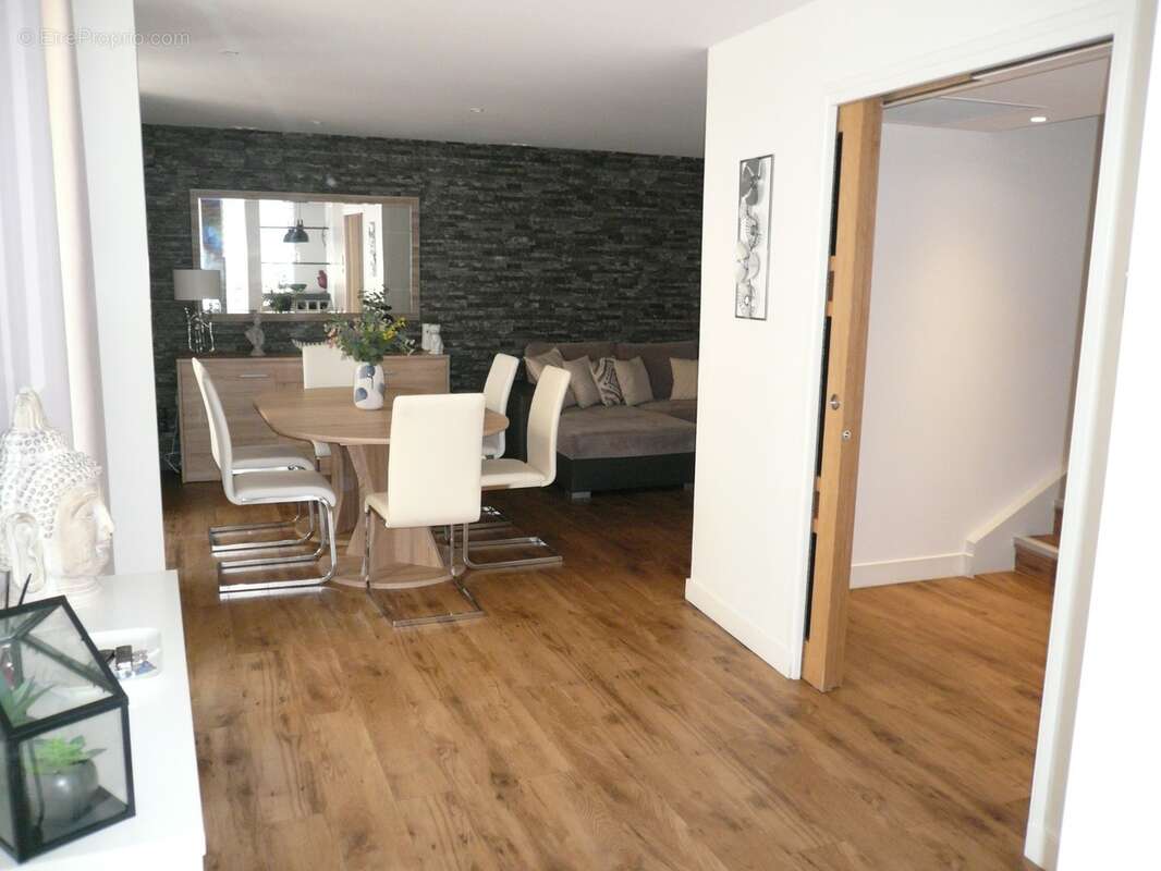  COGNAC Rue Piétonne IMMEUBLE de RAPPORT Local Commercial et Appartement  - photo 6