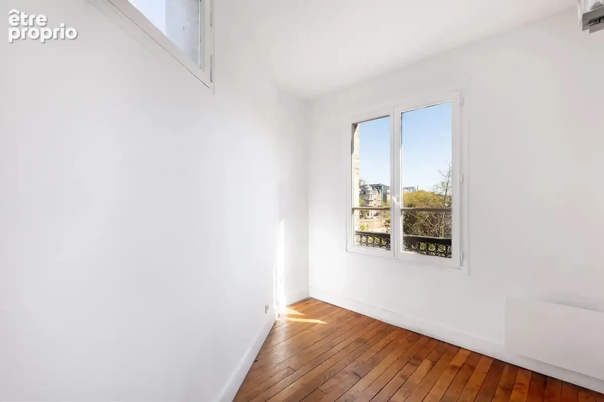 Île Saint Louis - Appartement de 77m² avec vue dégagée sur Seine - photo 6