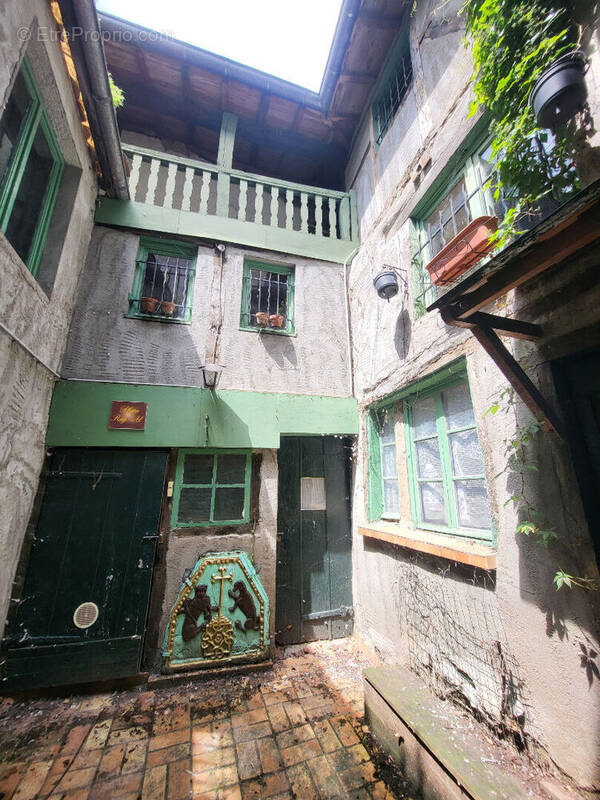 Maison à CHATILLON-SUR-CHALARONNE