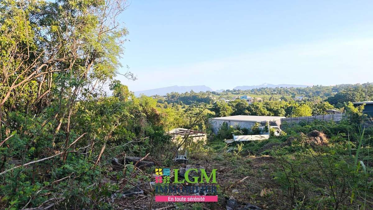 Terrain à SAINT-PIERRE