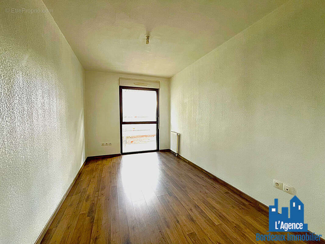 Appartement à VILLENAVE-D'ORNON