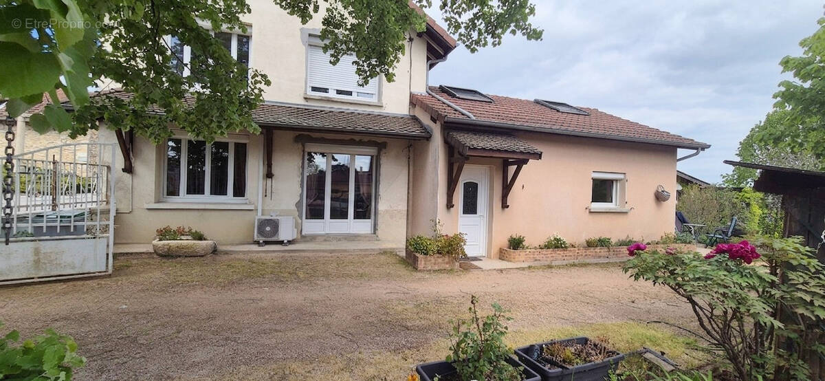 Maison à TREPT