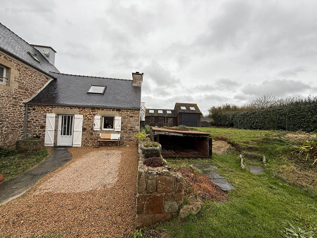 Maison à PLOUGASNOU