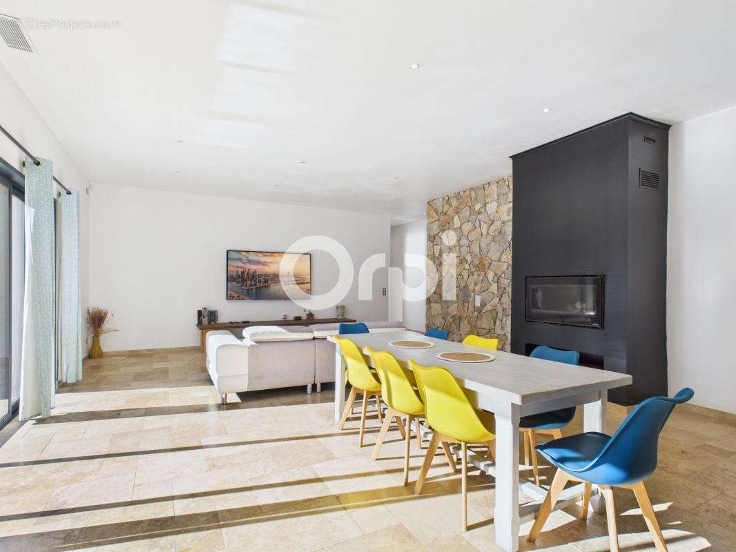 Maison à MONTAUROUX