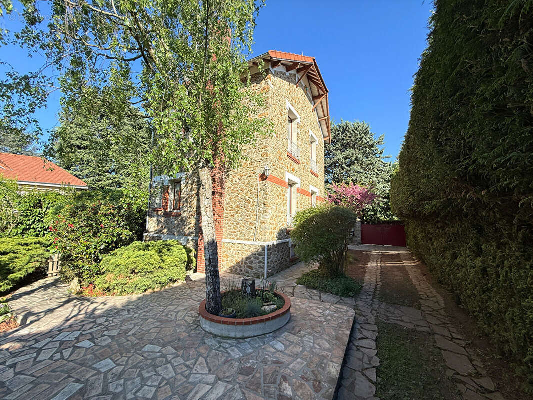 Maison à RIS-ORANGIS