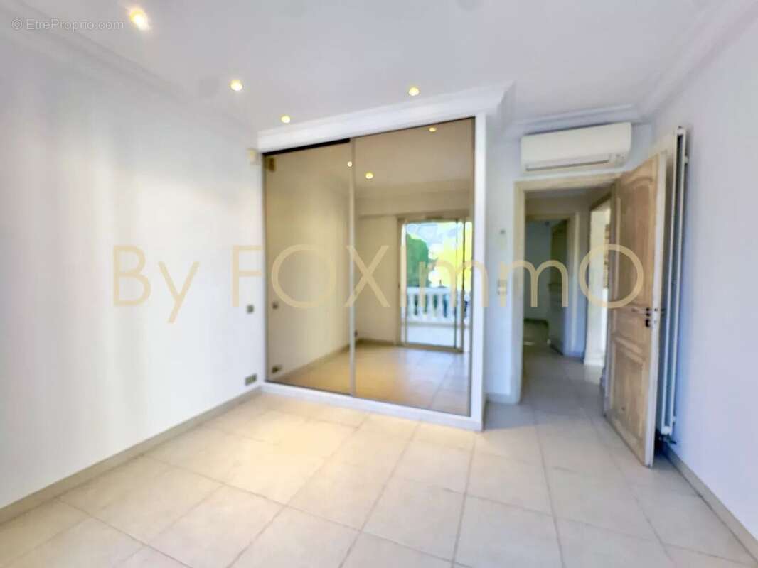 Antibes, Villa récente en parfait état, quartier résidentiel & calme absolu, proximité au centre et axes routiers, belle prestat - photo 12