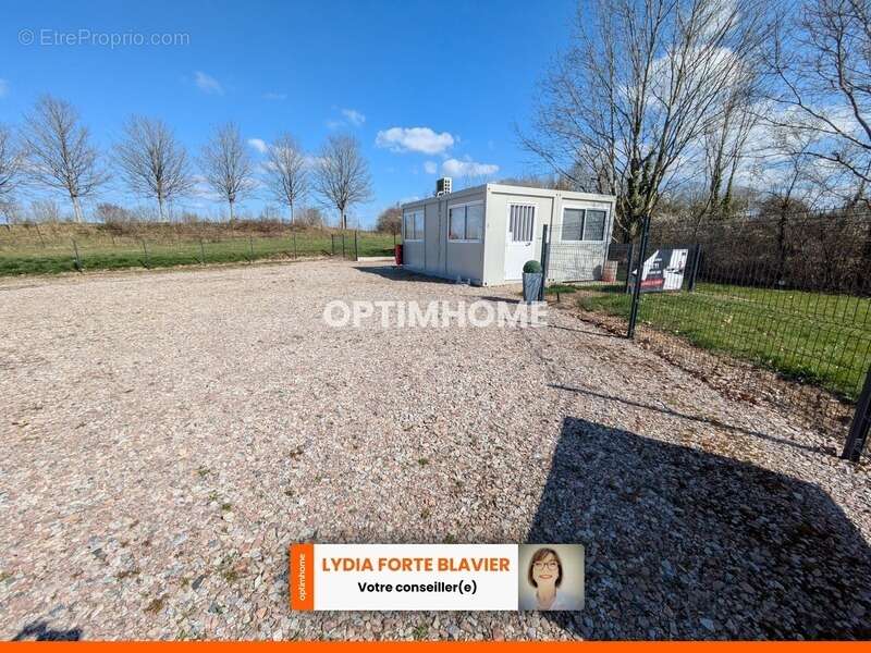 Terrain à PIERRE-BUFFIERE