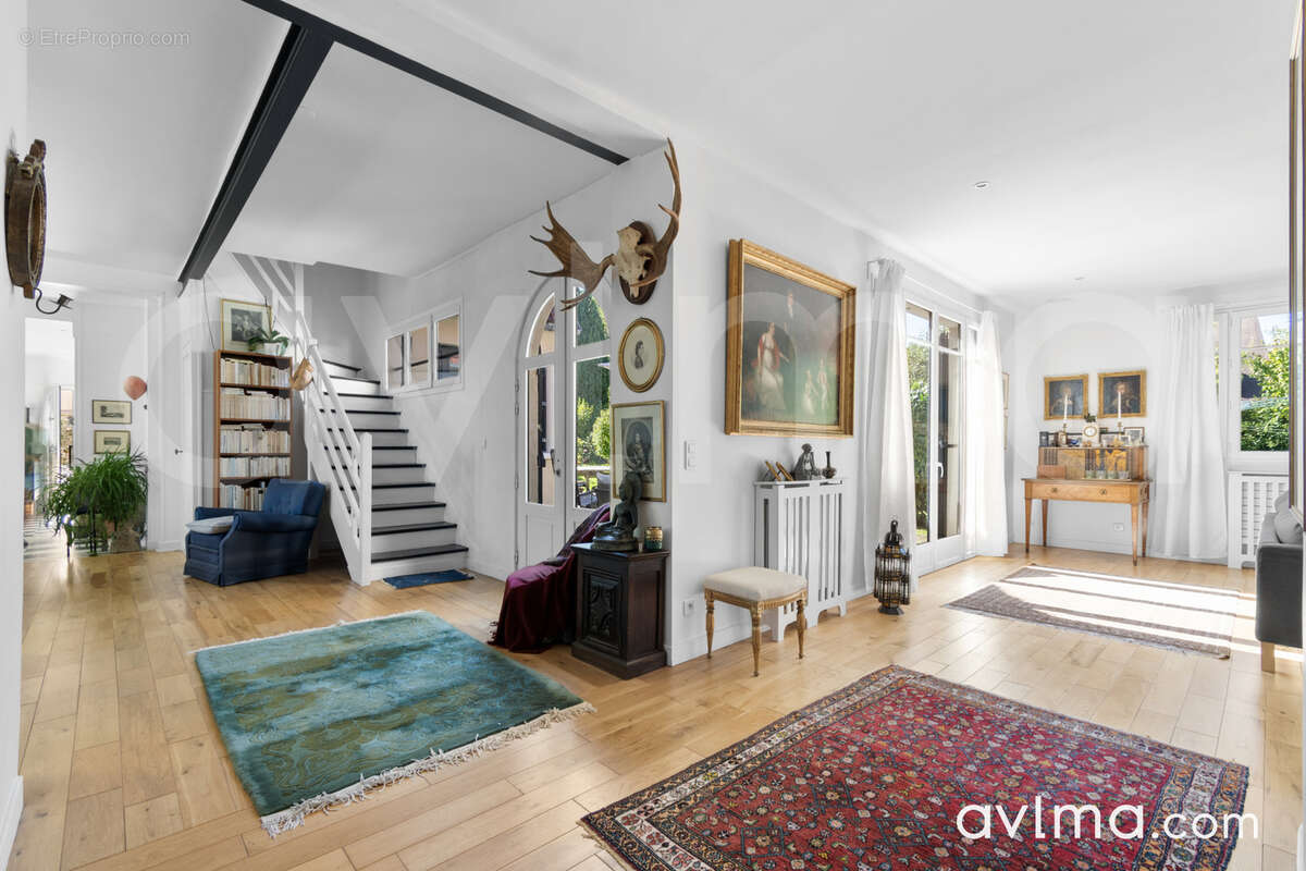 Maison à SAINT-NOM-LA-BRETECHE