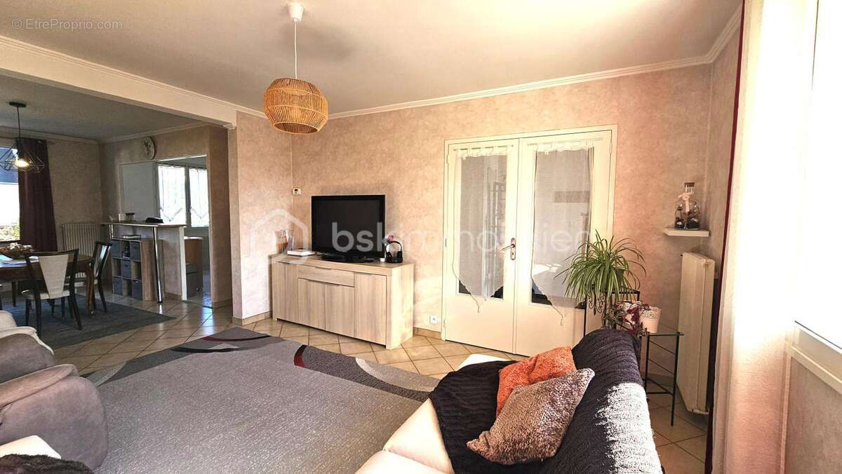 Maison à SAINT-JEAN-DE-LA-RUELLE