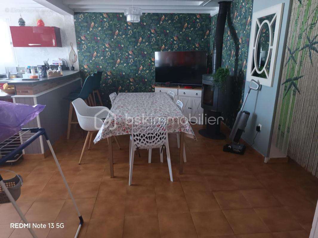 Vivez le charme calme de la campagne dans une maison rénovée au cœur de LE VAL! - photo 5