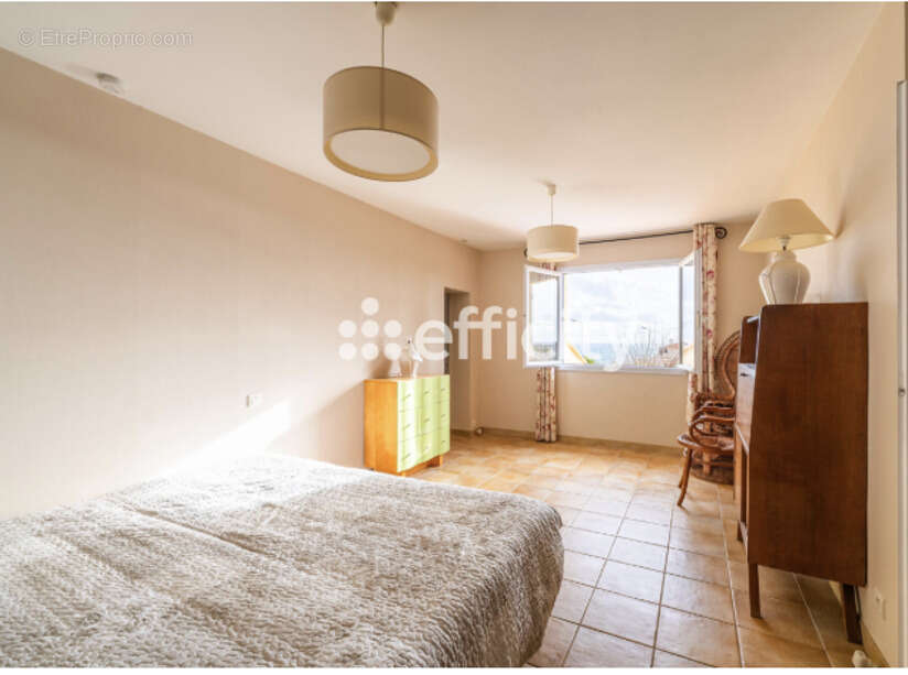 Maison 160 m² à Martigues  - photo 10