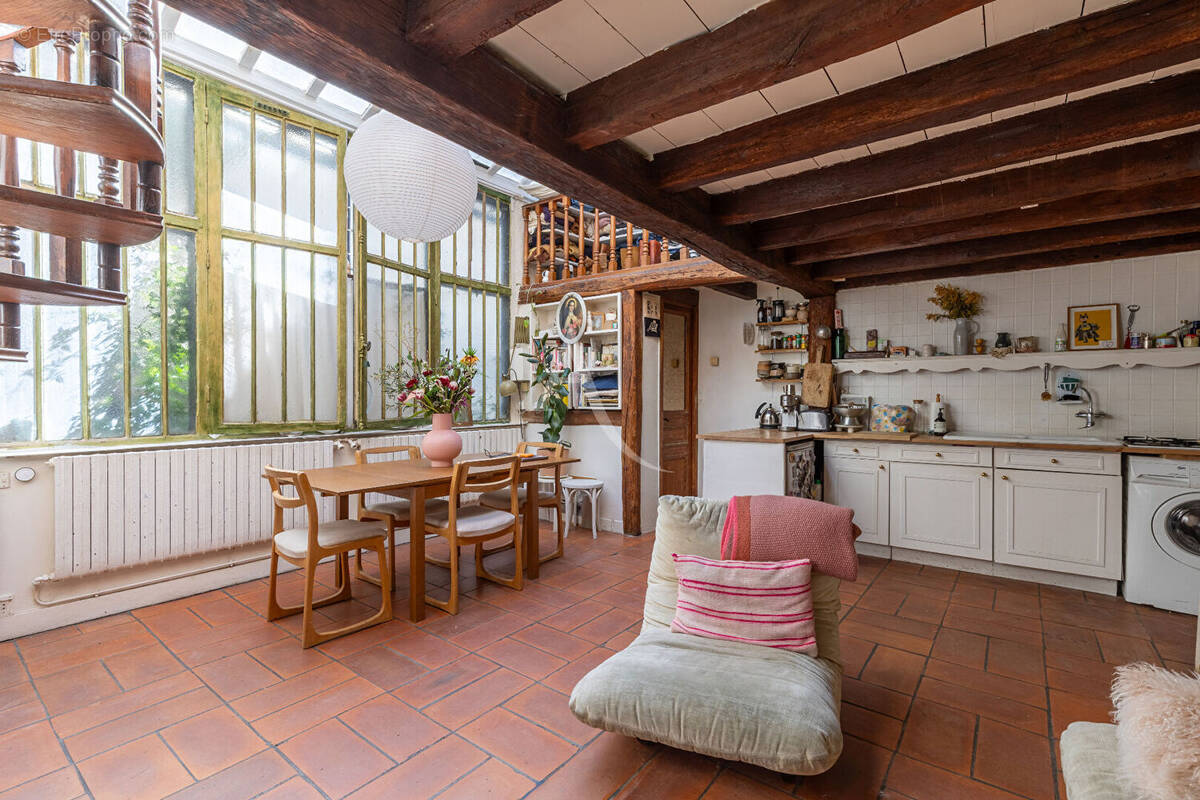 Appartement à PARIS-18E