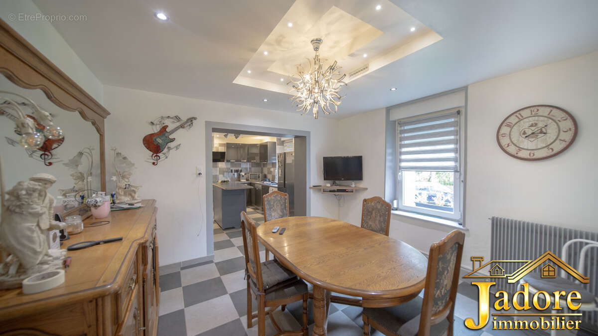 Ensemble immobilier entierement renove - photo 6