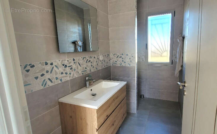 Maison à PARAZA