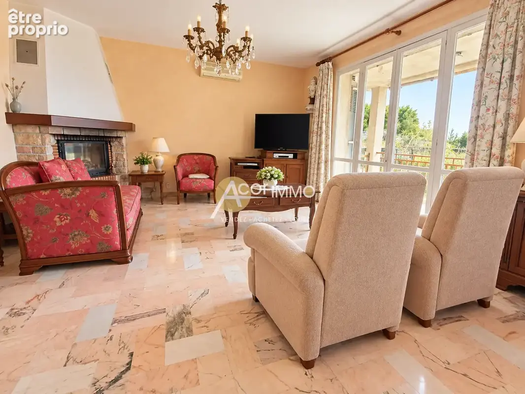 Toulon   une propriété 5 chambres sur  plus de 10 000m2 de terrain - photo 7