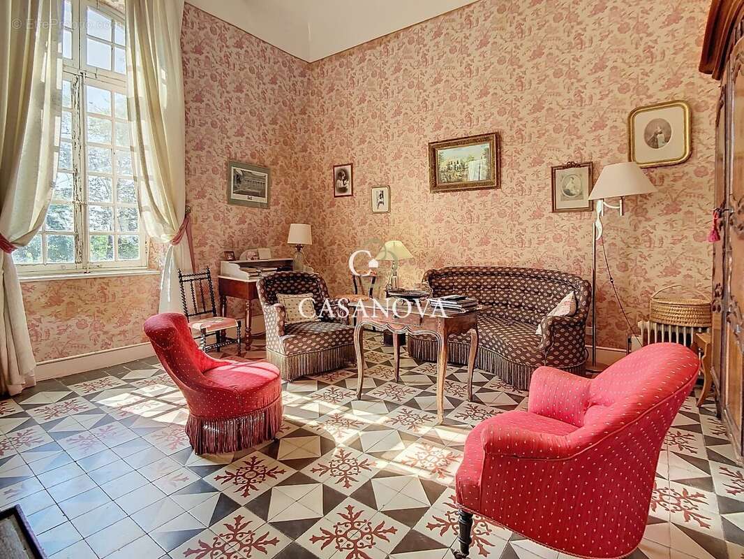 Entre MONTPELLIER & BEZIERS: Le charme de l'ancien et l'histoire d'une Maison de Maître datant de 1779. Habitation de 450 m² sur - photo 5