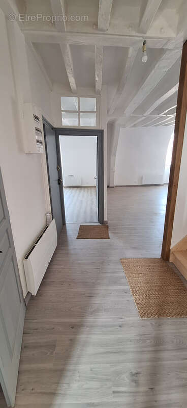 Appartement à VILLENEUVE-L'ARCHEVEQUE