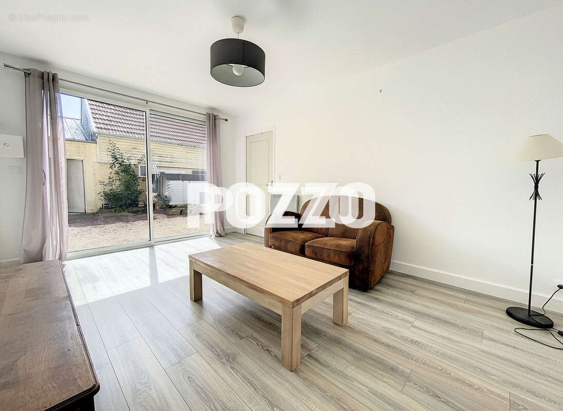 Maison à SAINT-JEAN-DES-CHAMPS