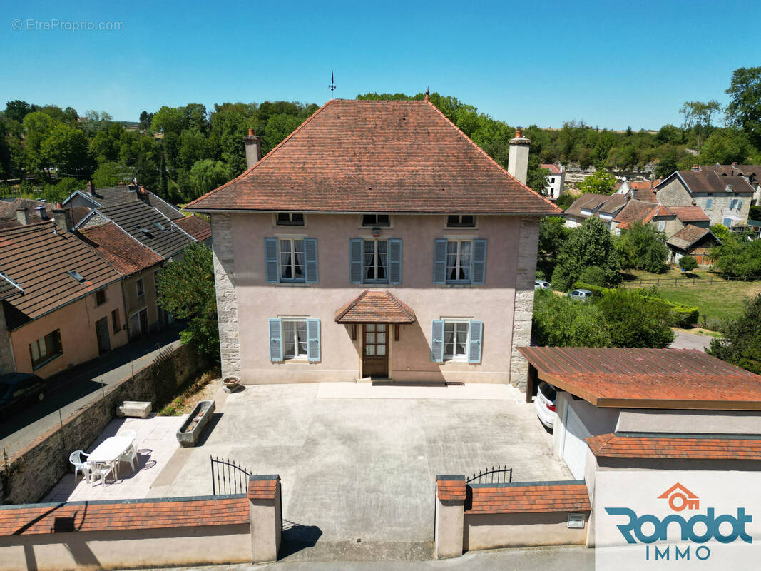 Maison à BEZE