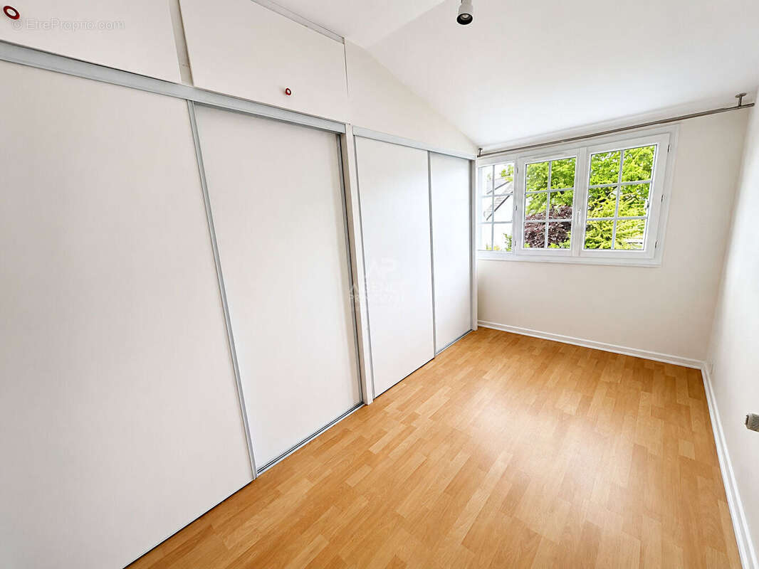 Maison Verneuil-sur-seine 5 pièce(s) 83 m2 - photo 12