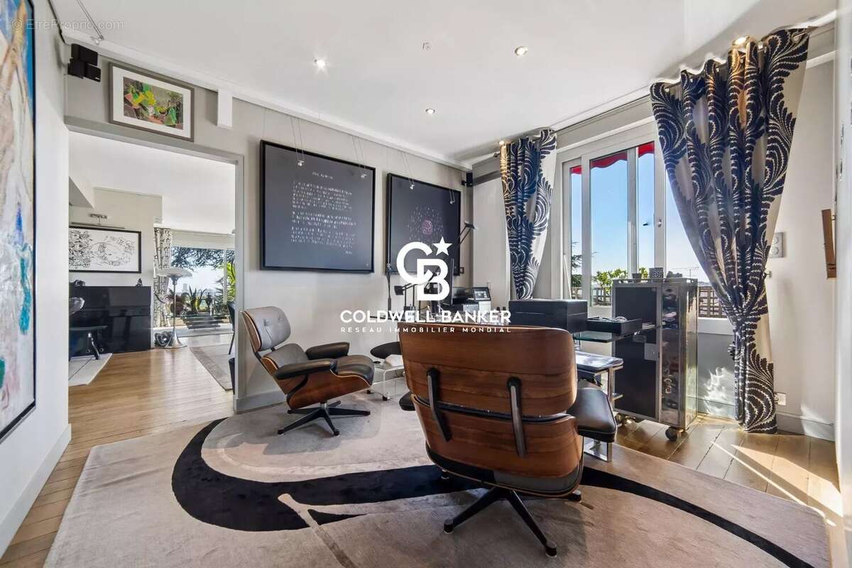 Appartement à SURESNES