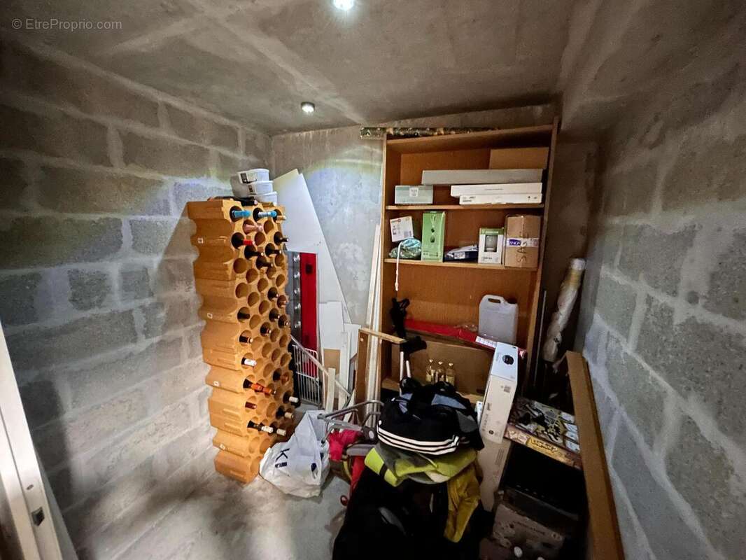   - Appartement à LYON-8E