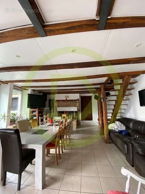 Maison à MONT-LES-NEUFCHATEAU