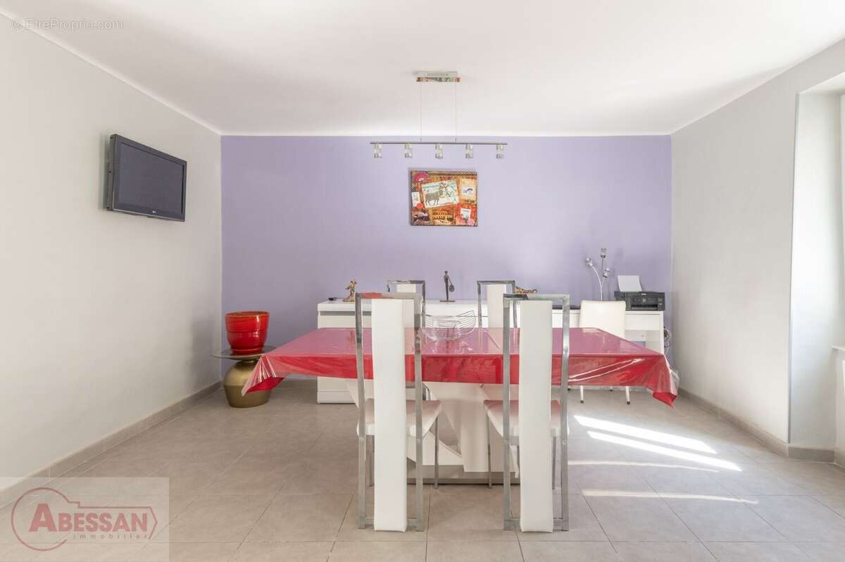 Maison à LA CALMETTE