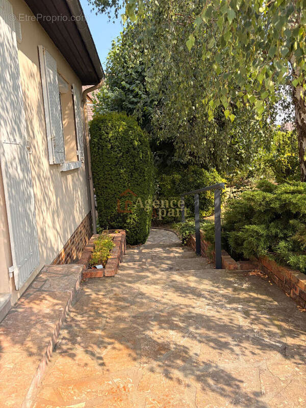 Jolie maison Ifs bourg viable de plain-pied - photo 4