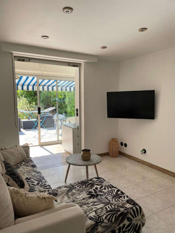 Appartement à BORMES-LES-MIMOSAS