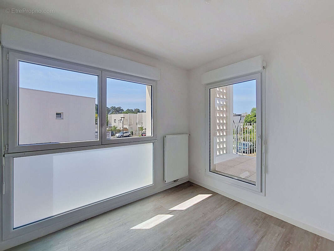 Appartement à PAREMPUYRE