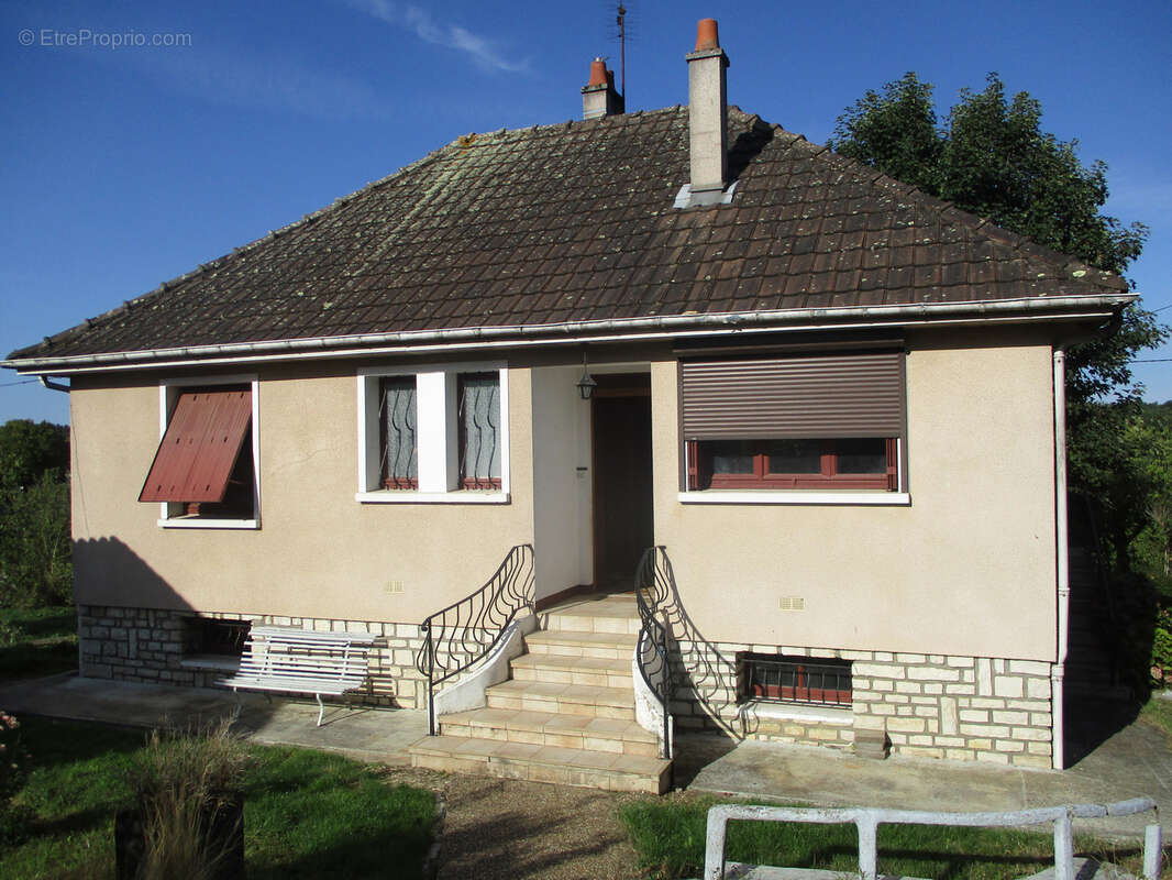 Maison à COUHE