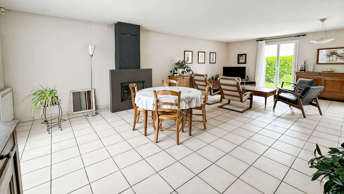 Maison à COURDIMANCHE