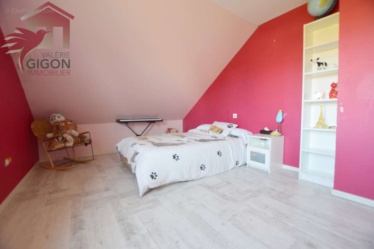 Maison à VIEUX-CHARMONT