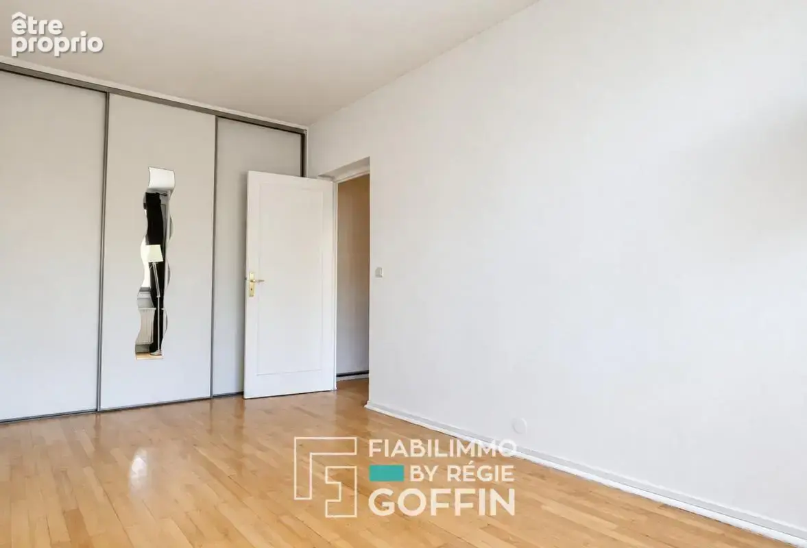 Monplaisir   t4 traversant de 89 m2   balcon, parking et cav - photo 8